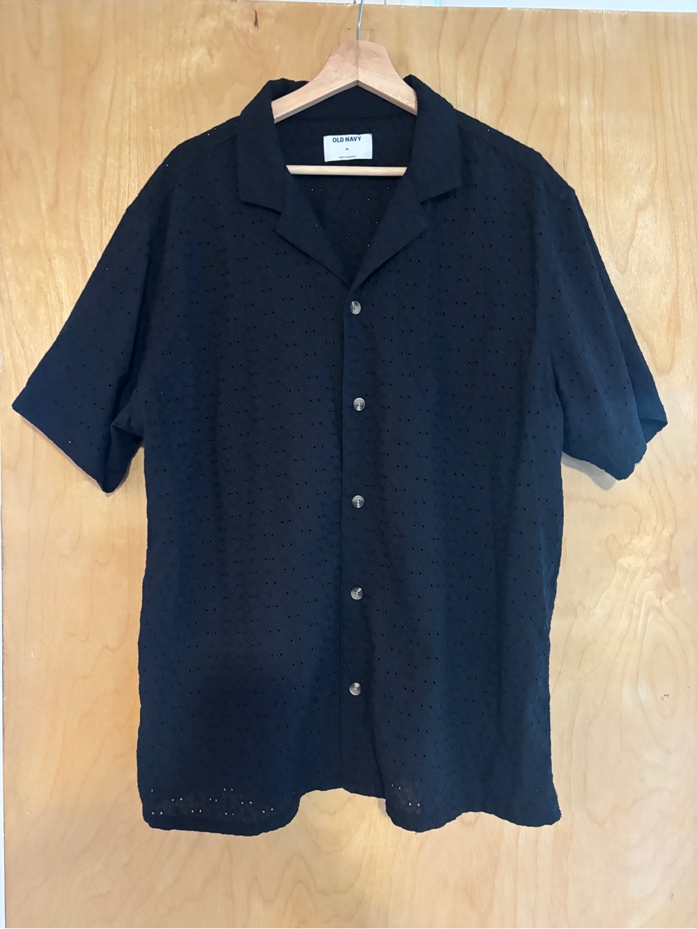 Old Navy Black Short-Sleeve Eyelet Button-Down Shirt